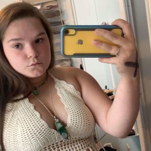 Meet your Posher, Chloe